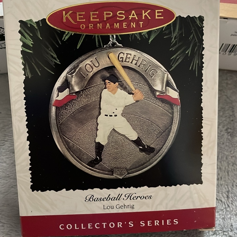 Hallmark keepsakes - Picture 3 of 6